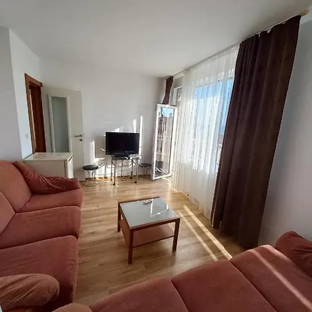 Rona - Free Parking And Sea View ゲストハウス