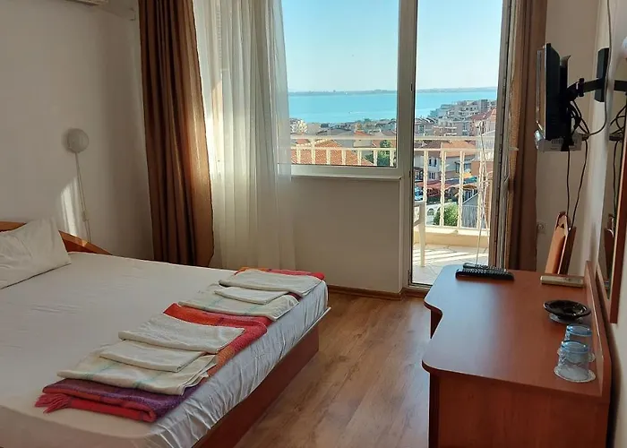 Rona - Free Parking And Sea View 3*